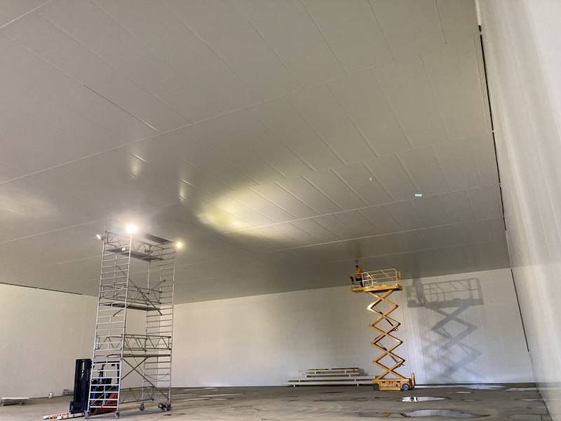 Faire poser des panneaux isotherme pour une isolation thermique des produits frais sur plateforme logistique proche de Caen 14.